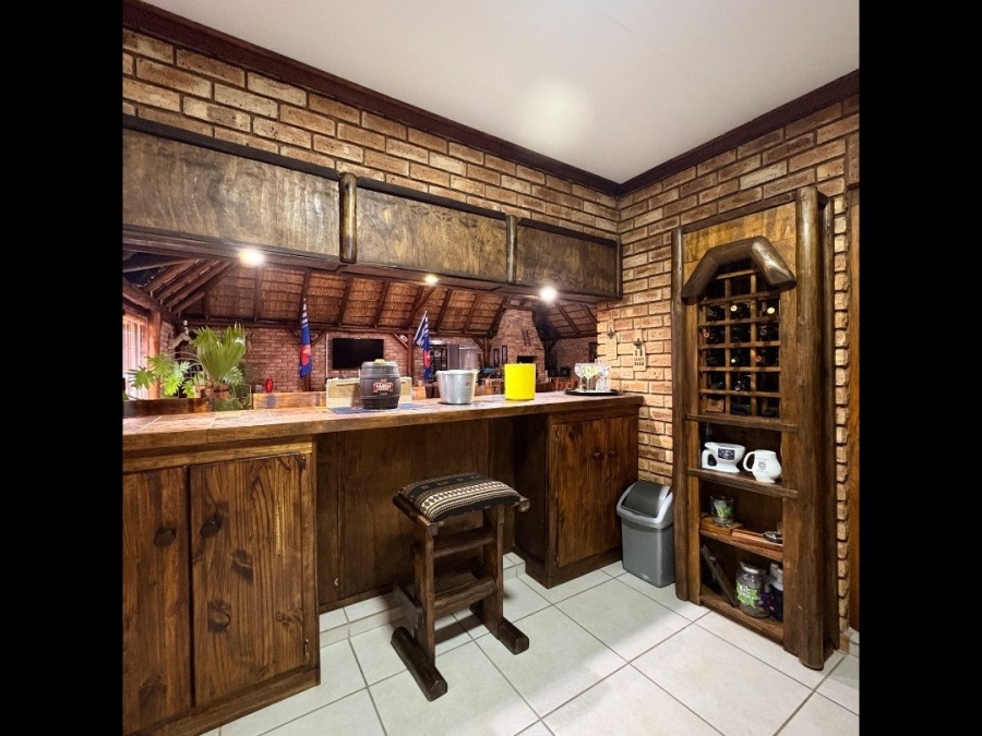 6 Bedroom Property for Sale in Doringkruin North West